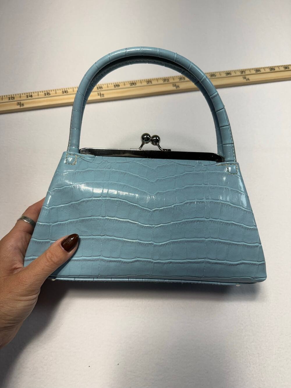 Fuax baby blue croc skin small handbag coastal vintage y2k euro vacation 0047A3